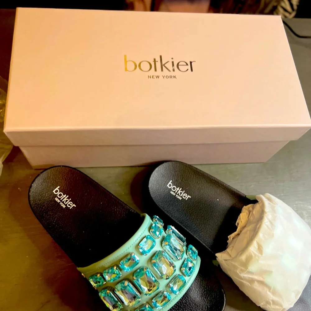 Botkier Black and Blue Sandals with Elegant Design - Picture 2 of 3